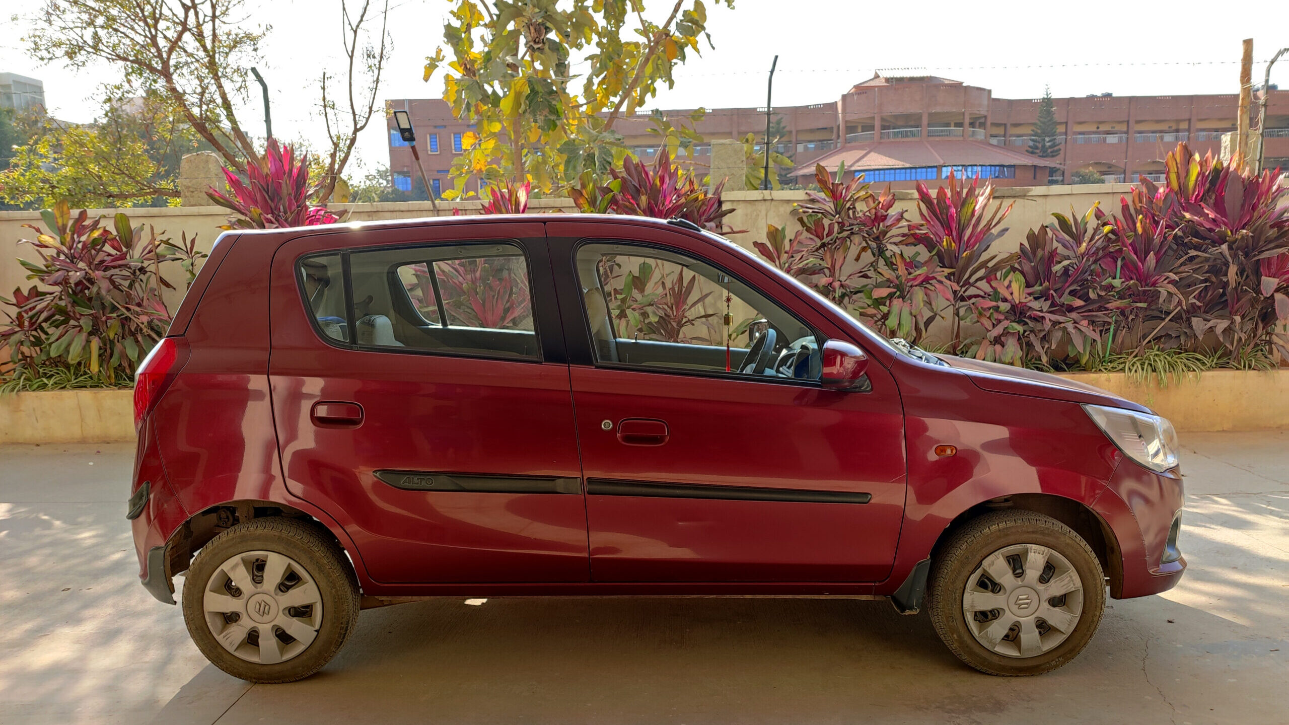 Suzuki Alto K10 side view