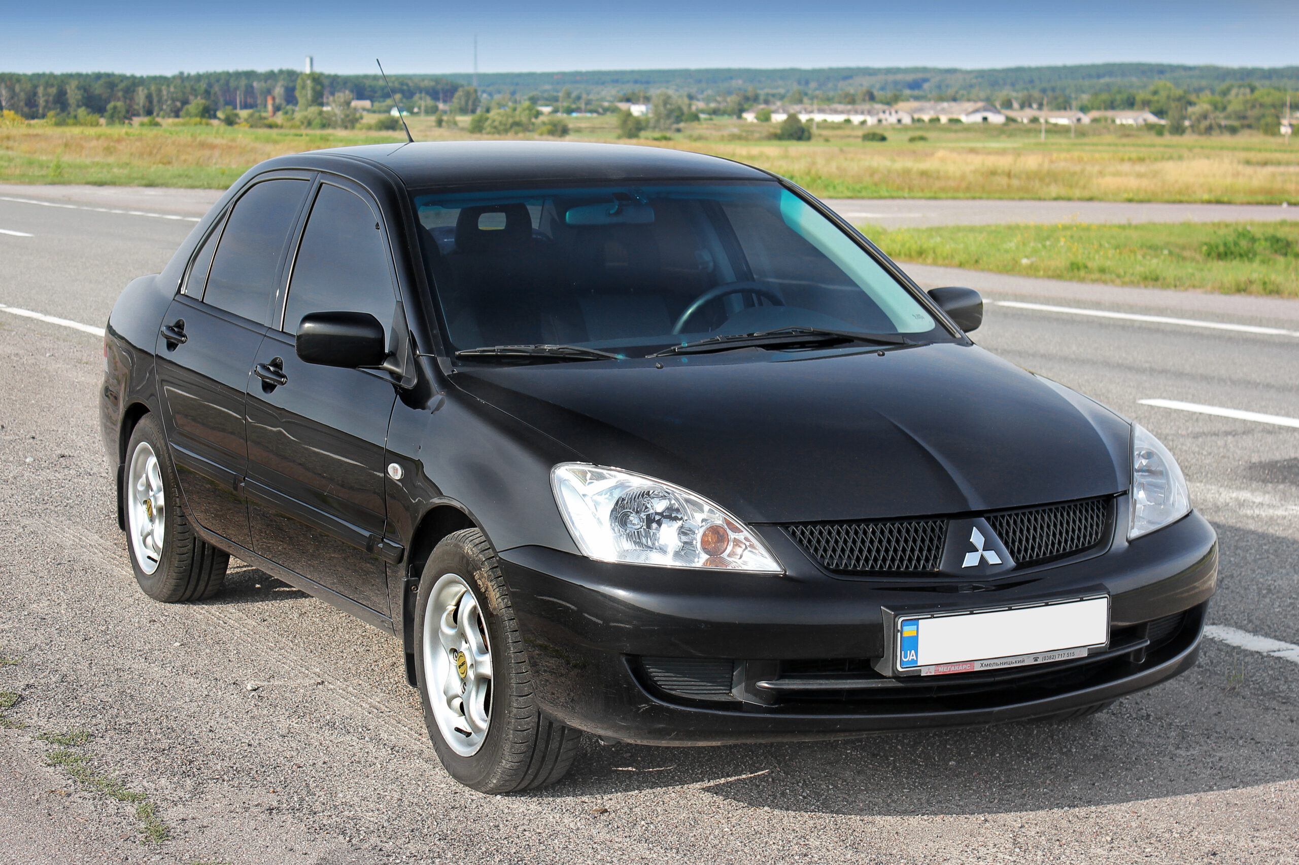 Mitsubishi Lancer side + front view