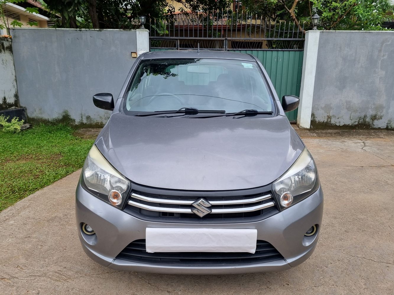 suzuki celerio front view