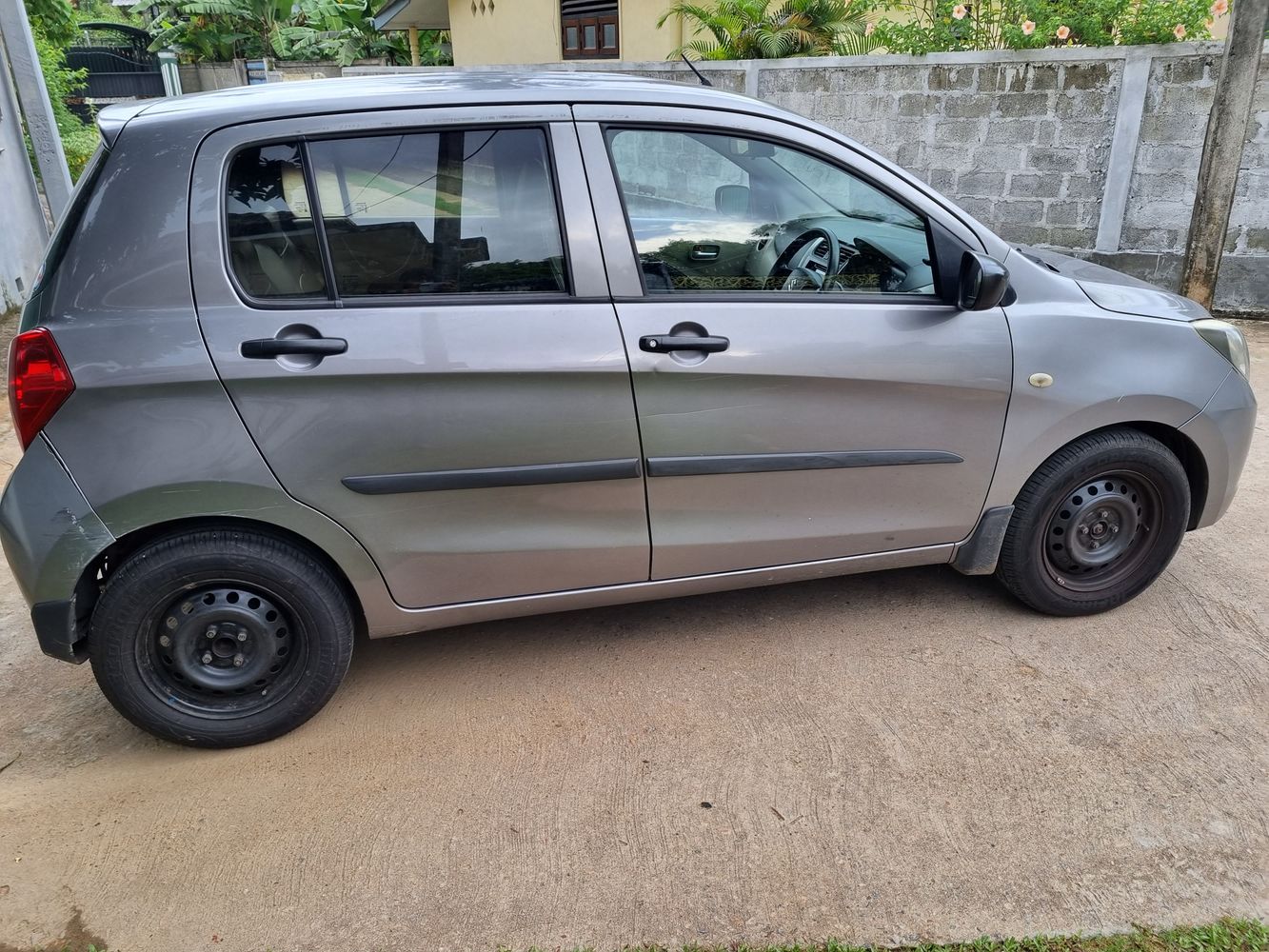 suzuki celerio side view