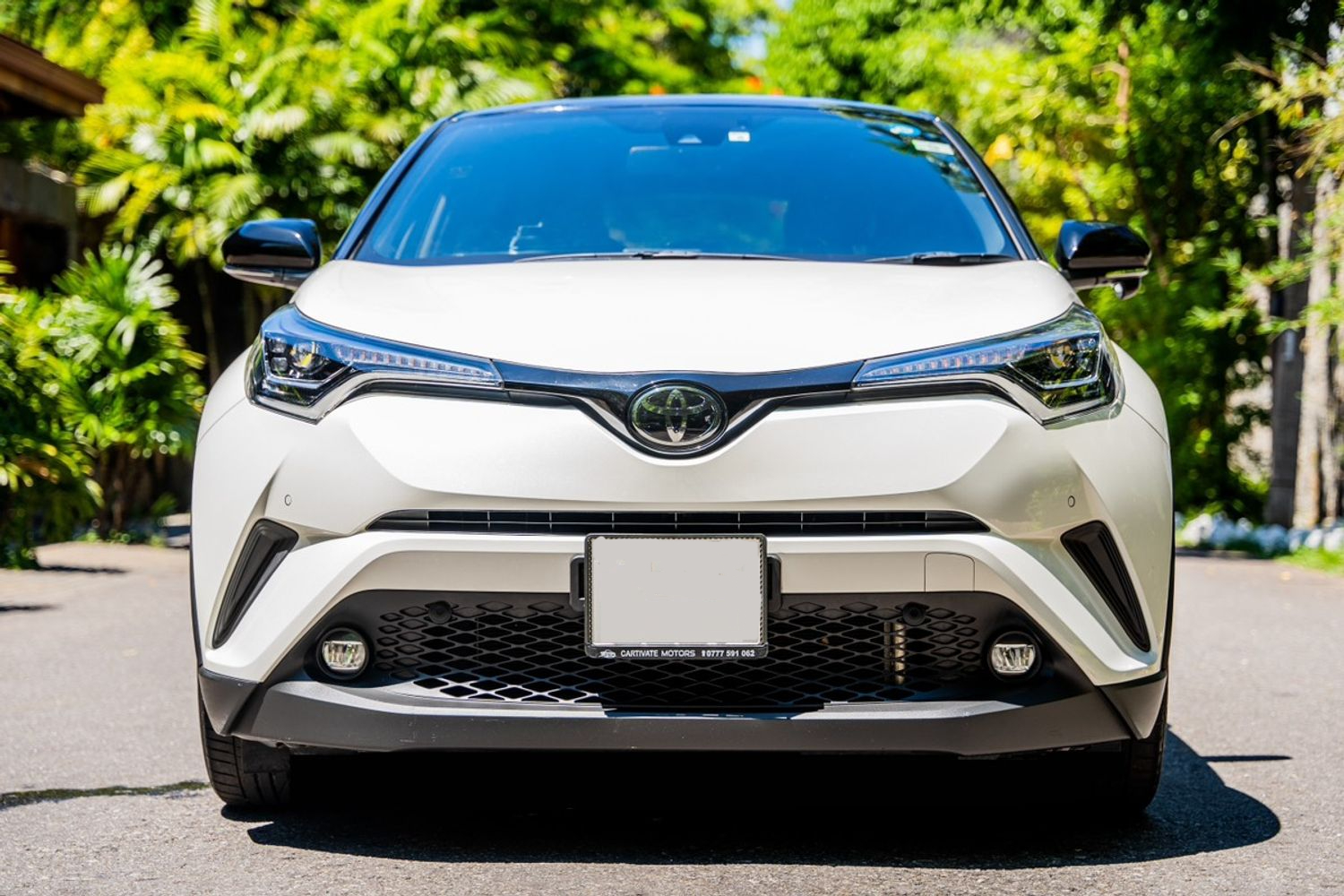 toyota chr front view