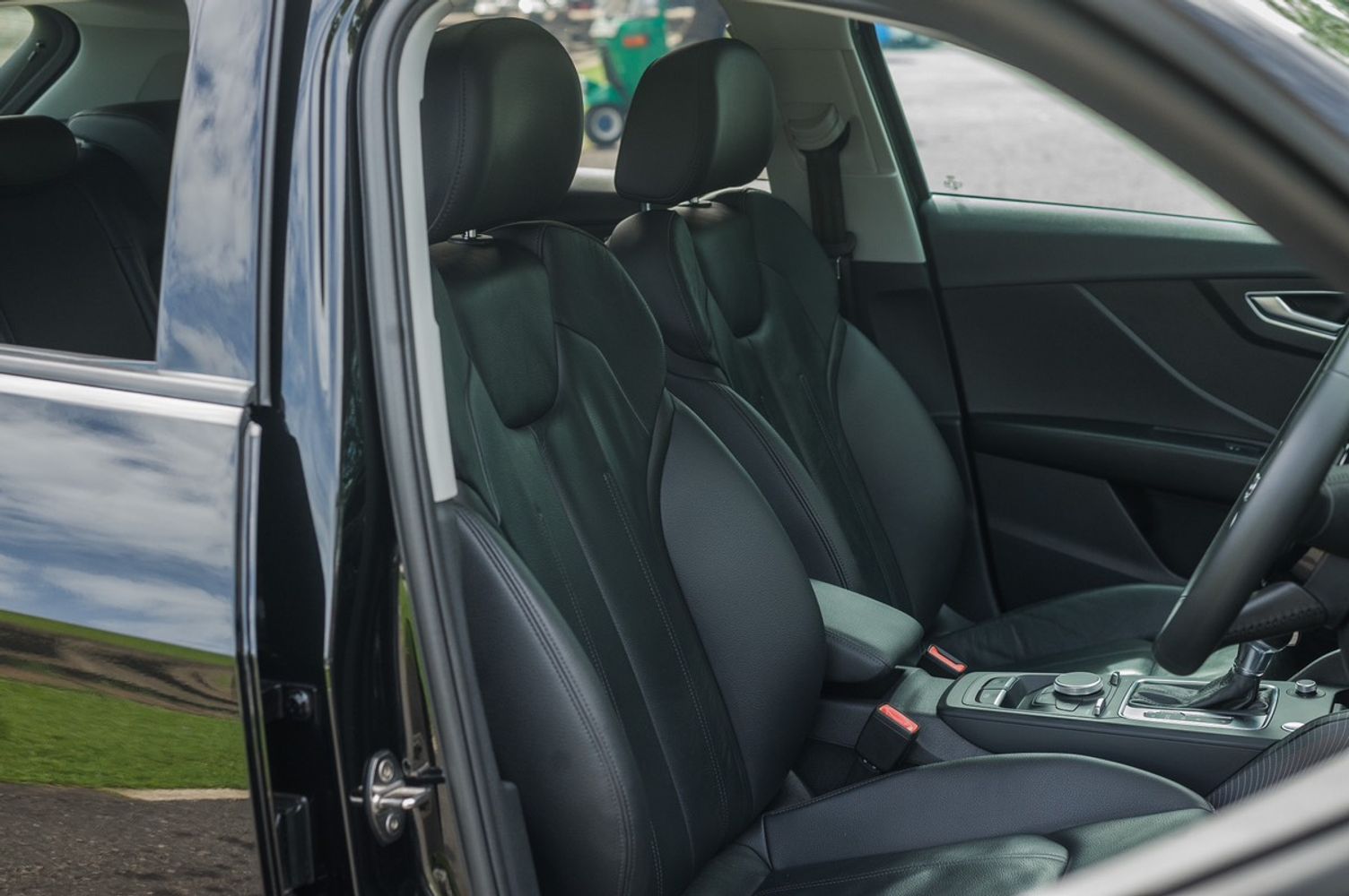 Audi Q2 front interior