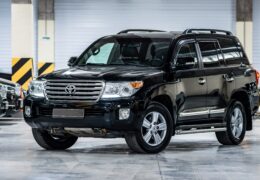 Toyota Land Cruiser Sahara V8 2013 Review