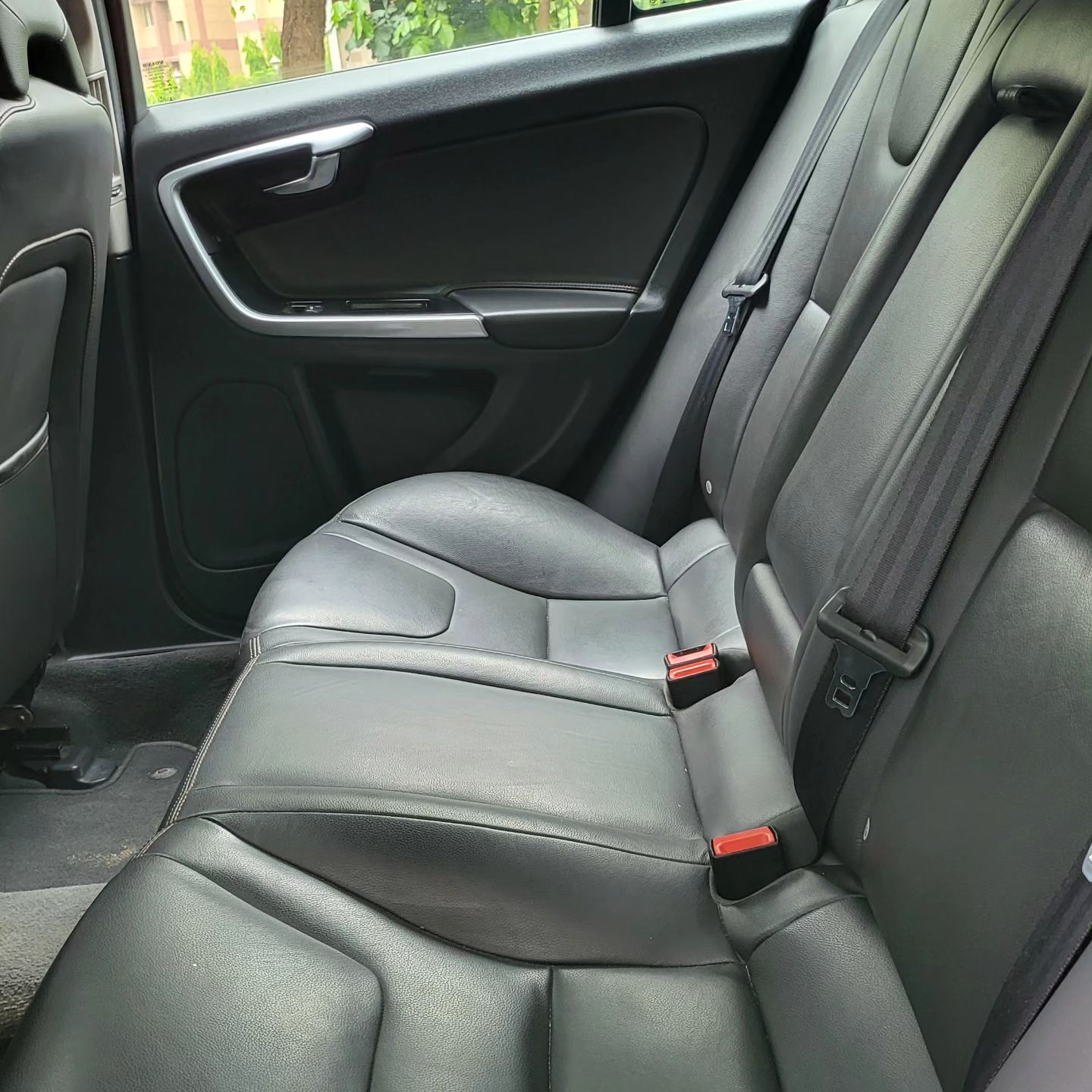 volvo s60 passenger seats