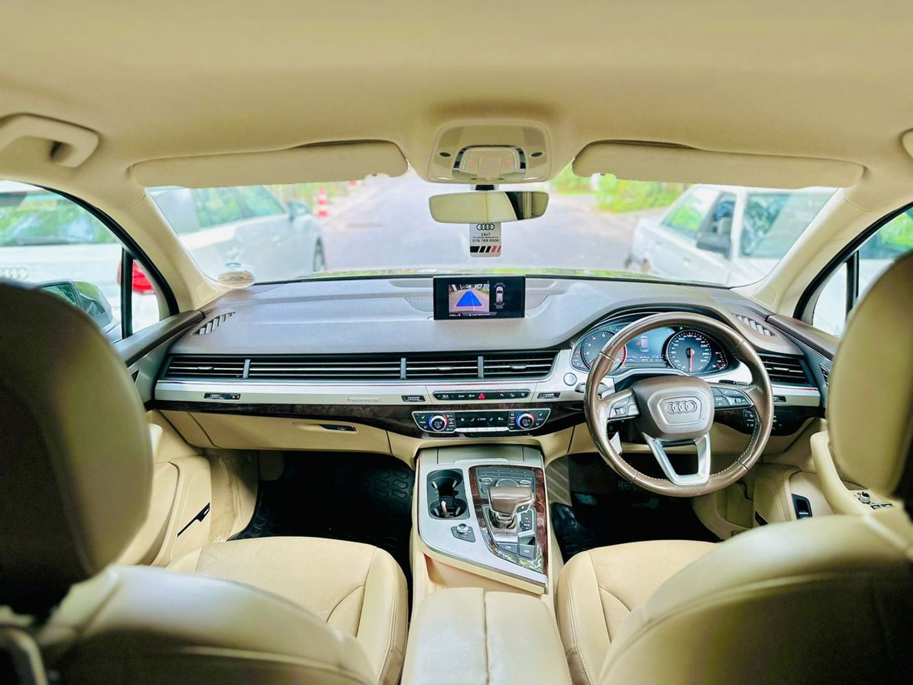 audi q7 interior