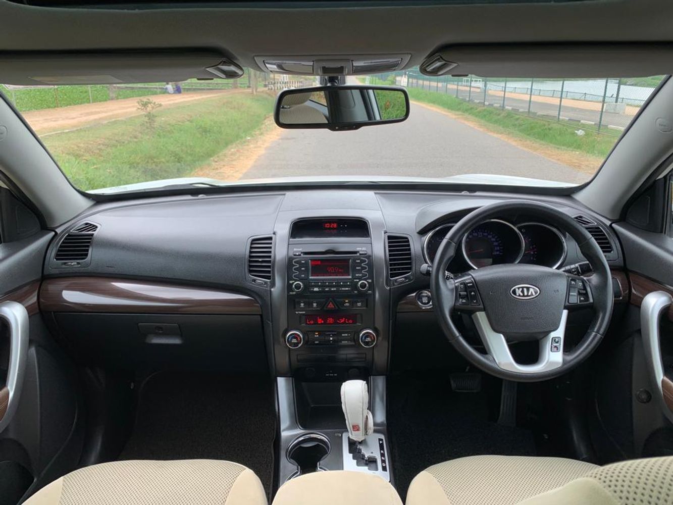 kia sorento interior