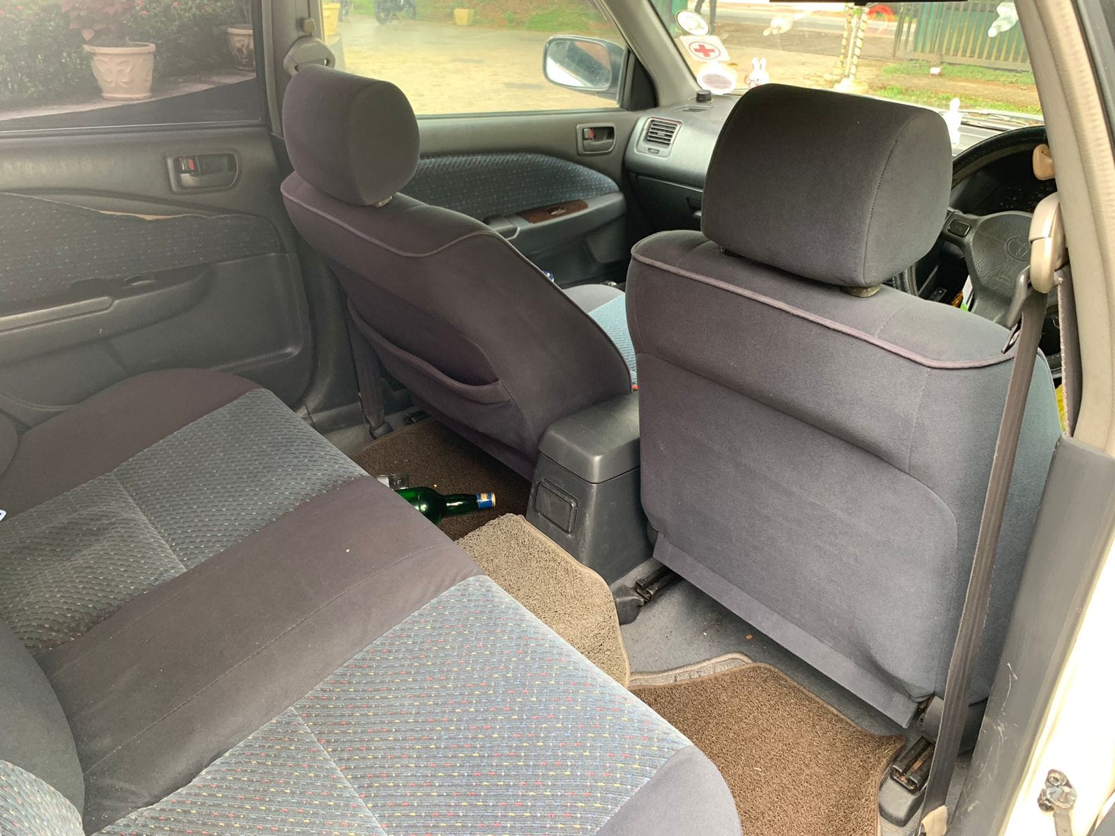 toyota carina seats