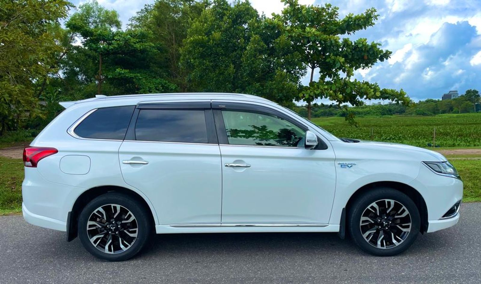 Mitsubishi Outlander 2015 Review