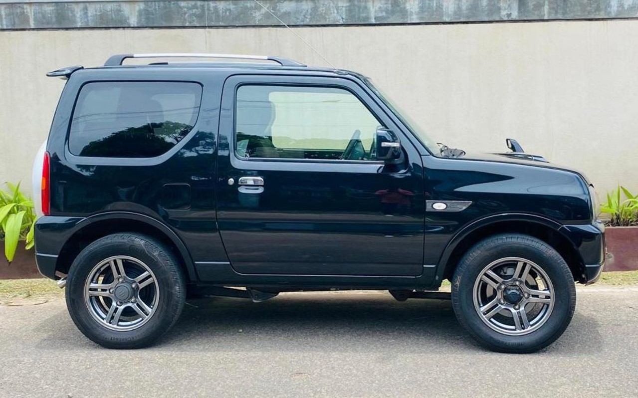 Toyota Passo vs Suzuki Jimny 