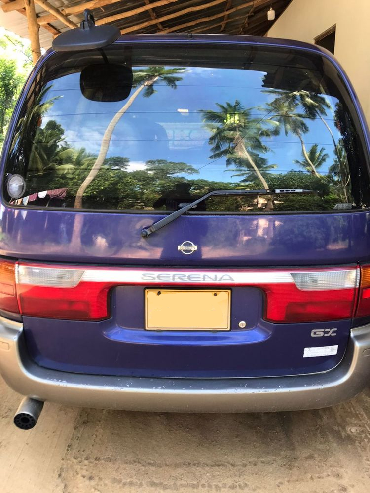 Nissan Serena 1992 rear view