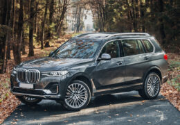 BMW X7 2019 Review – Exploring Luxury and Power