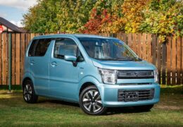 Suzuki Wagon R FZ 2015 Review