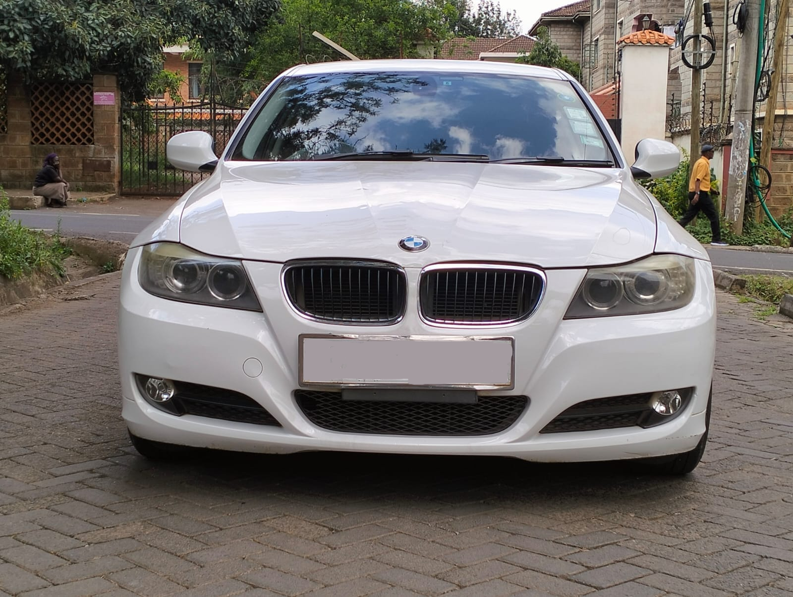 bmw 320i front