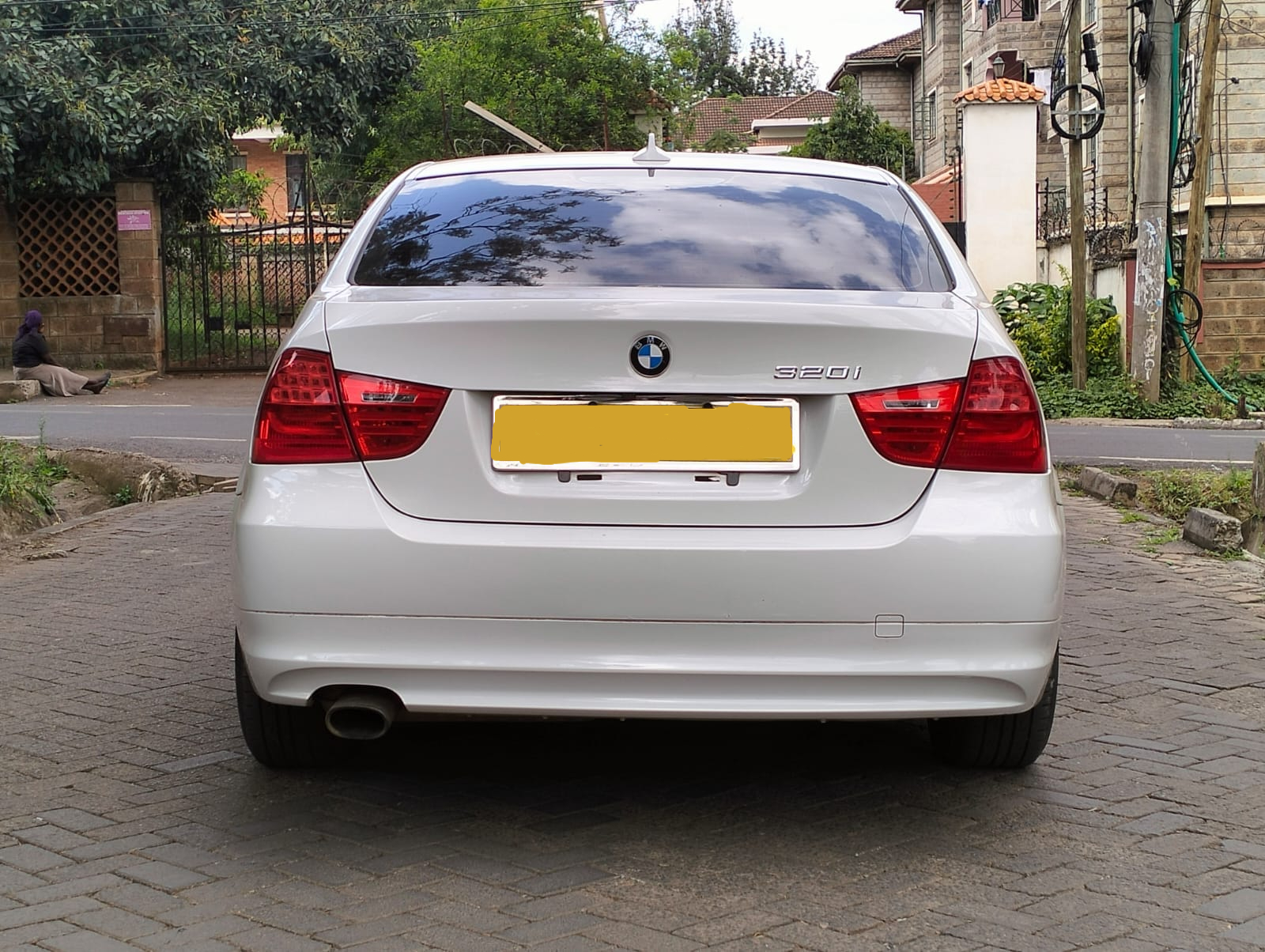 320i rear